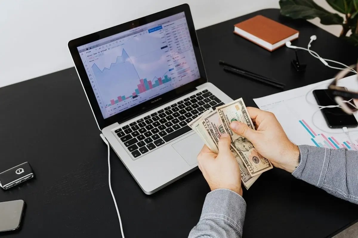 Invoice-factoring